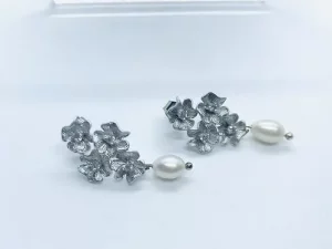 Floral silver earrings