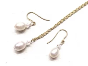 Gold pearl jewellery set