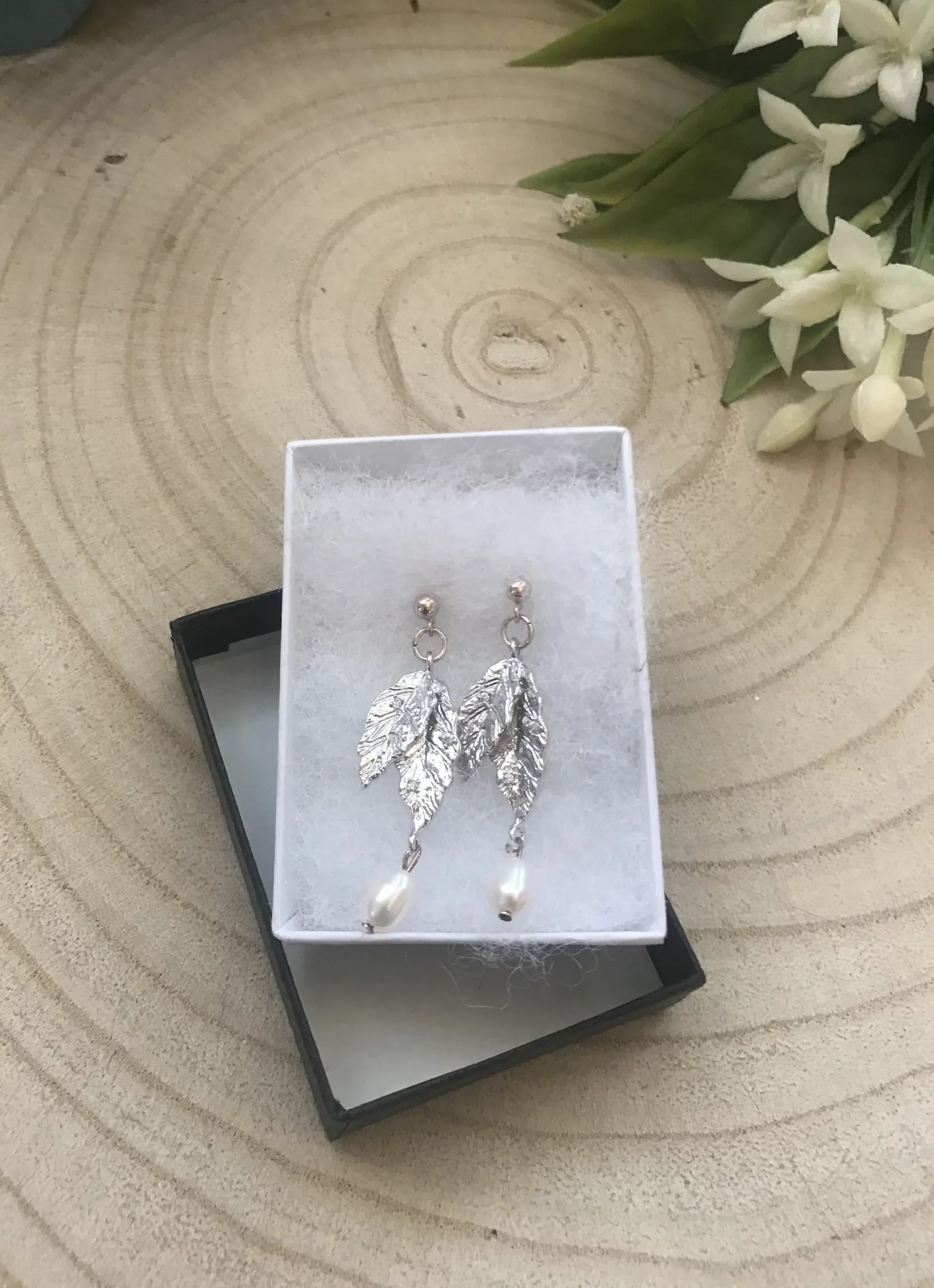 Leaf silver earrings