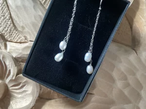 Silver pearl drop earrings